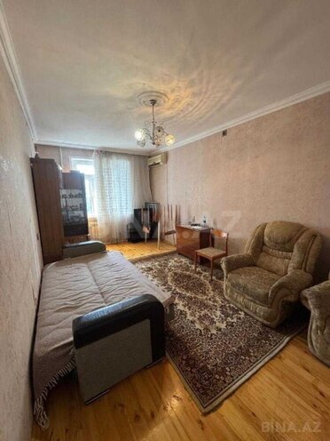 Satılır 2 otaqlı köhnə tikili 65 m², Yeni Günəşli q., photo 1 from 8