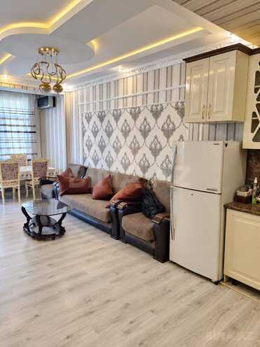 Сдается 2-комн. новостройка 63 м², м. Нефтчиляр, photo 3 from 16