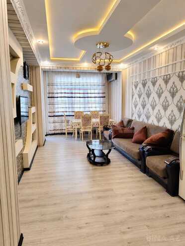 Сдается 2-комн. новостройка 63 м², м. Нефтчиляр, photo 1 from 16