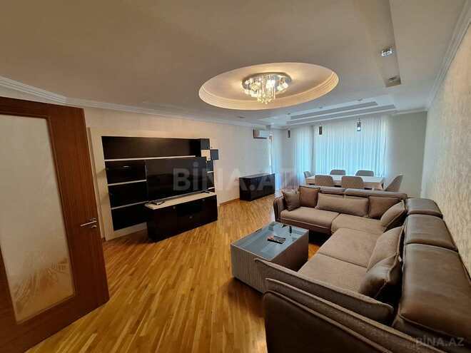 Сдаётся 4-комн. новостройка 180 м², м. Низами, photo 1 from 28