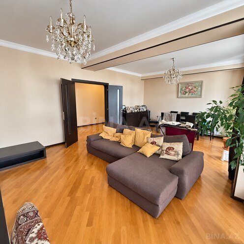 Satılır 4 otaqlı yeni tikili 160 m², 28 May m., photo 1 from 21