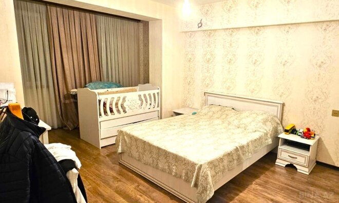 Продаётся 3-комн. вторичка 95 м², м. Кара Караев, photo 3 from 9