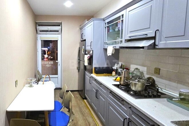 Продаётся 3-комн. вторичка 95 м², м. Кара Караев, photo 6 from 9