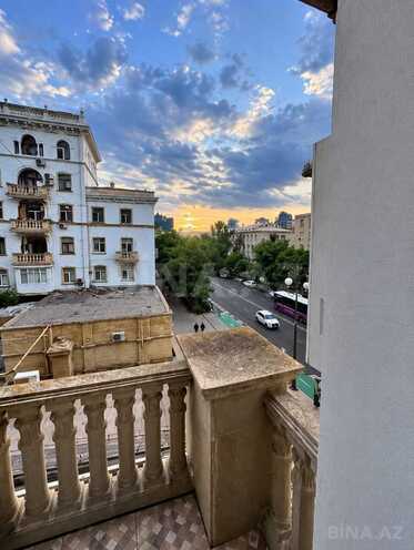 Satılır 2 otaqlı köhnə tikili 40.4 m², Elmlər Akademiyası m., photo 1 from 12