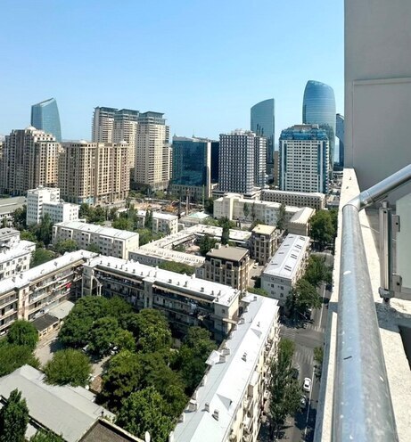 İcarəyə verilir 4 otaqlı yeni tikili 250 m², 28 May m., photo 1 from 22