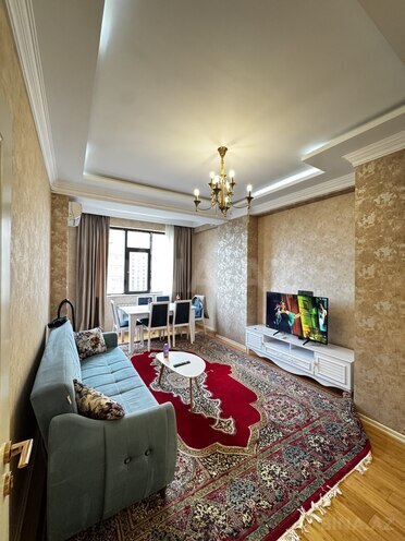 Сдается 2-комн. новостройка 68 м², м. 8 ноября, photo 1 from 9