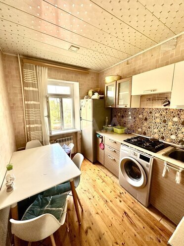 Satılır 2 otaqlı köhnə tikili 60 m², Xalqlar Dostluğu m., photo 4 from 11