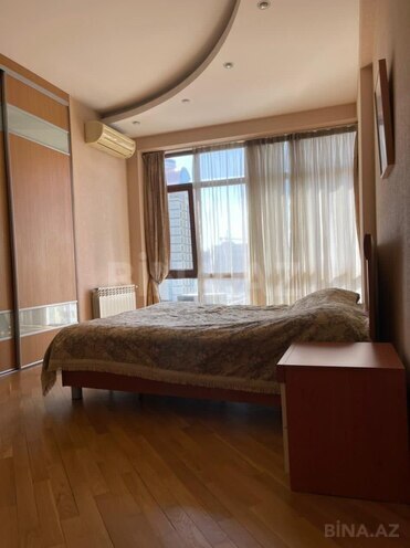 İcarəyə verilir 4 otaqlı yeni tikili 210 m², 28 May m., photo 16 from 21