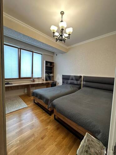 Продается 3-комн. новостройка 85 м², м. Кара Караев, photo 4 from 12