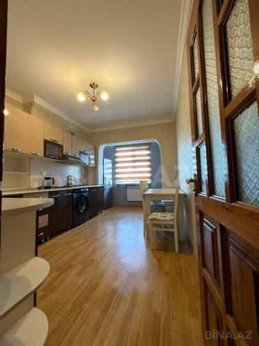 Продается 2-комн. вторичка 65 м², м. Иншаатчылар, photo 4 from 10