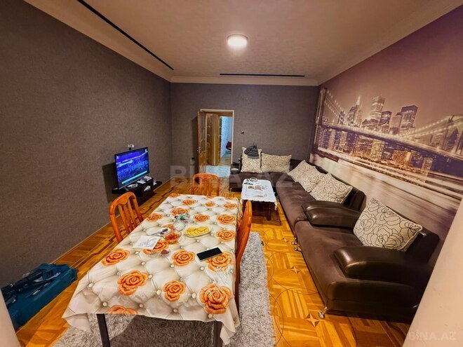 Satılır 3 otaqlı köhnə tikili 65 m², Nəsimi m., photo 1 from 15