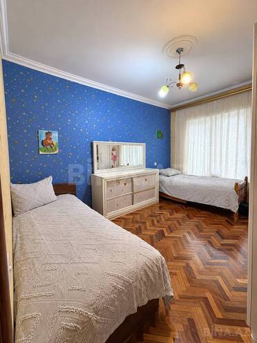 Продается 3-комн. вторичка 85 м², м. Ази Асланов, photo 1 from 17