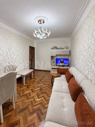 Продается 3-комн. вторичка 85 м², м. Ази Асланов, photo 4 from 17
