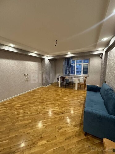 Сдается 2-комн. новостройка 71 м², м. Кара Караев, photo 1 from 8