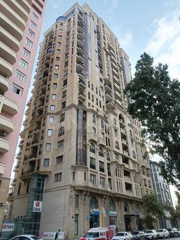 İcarəyə verilir 4 otaqlı yeni tikili 220 m², 28 May m., photo 1 from 11
