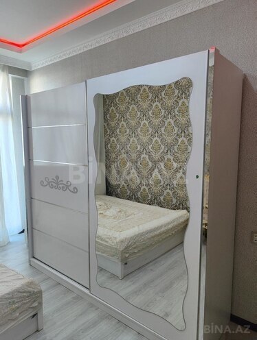 Сдается 2-комн. новостройка 62 м², м. Нефтчиляр, photo 8 from 17