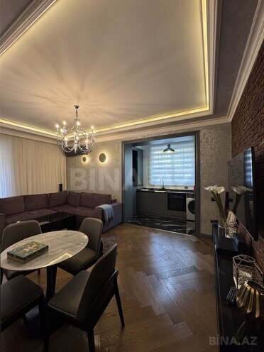 Продаётся 2-комн. вторичка 42 м², м. Элмляр Академиясы, photo 4 from 17