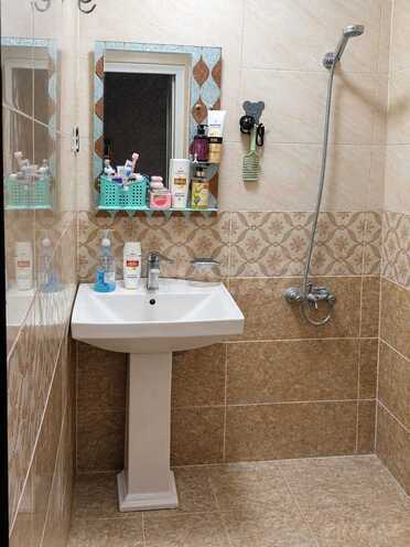Продаётся 3-комн. вторичка 70 м², м. Нефтчиляр, photo 6 from 10