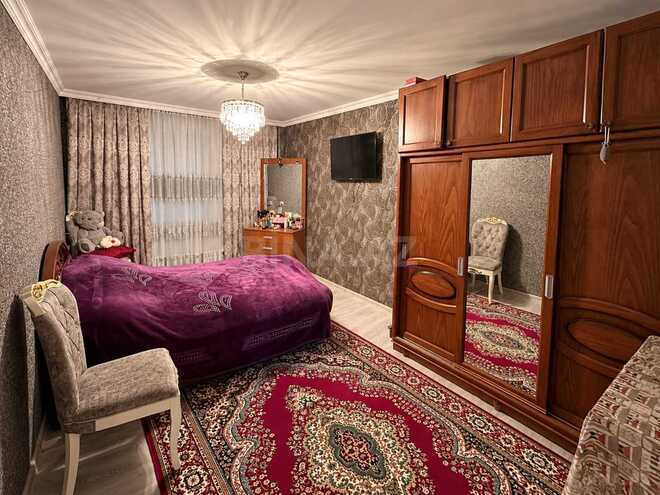 Продаётся 3-комн. вторичка 70 м², м. Нефтчиляр, photo 3 from 10