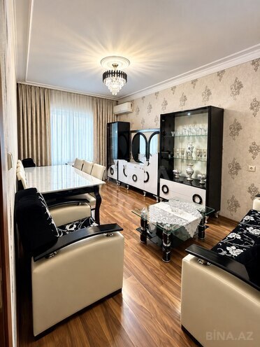 Продаётся 4-комн. вторичка 110 м², м. Иншаатчылар, photo 1 from 16