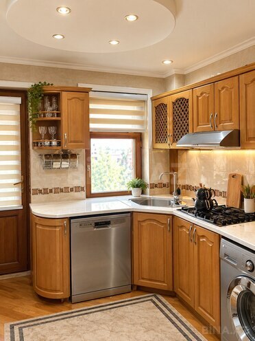 Satılır 3 otaqlı köhnə tikili 82 m², Xalqlar Dostluğu m., photo 4 from 9