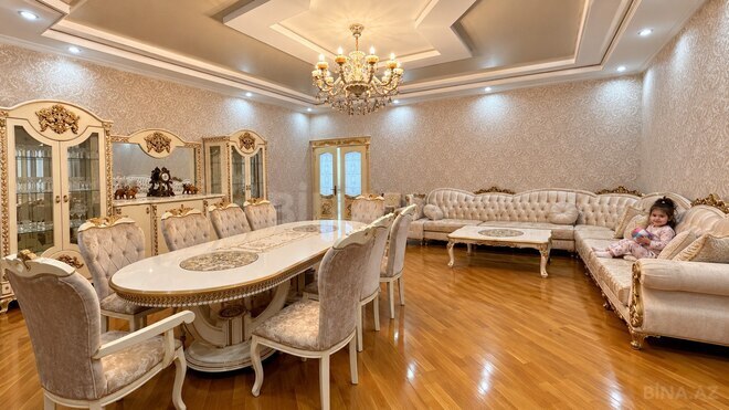 Сдаётся 3-комн. новостройка 150 м², м. Низами, photo 1 from 11