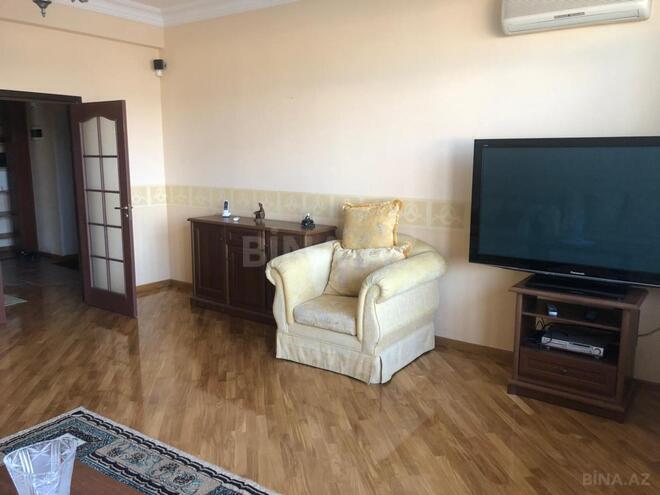 İcarəyə verilir 3 otaqlı yeni tikili 165 m², 28 May m., photo 3 from 12