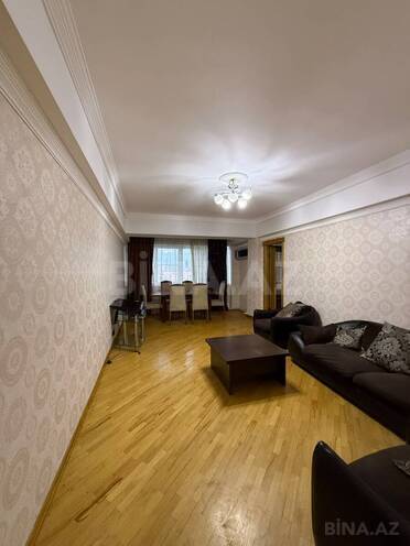 Сдаётся 3-комн. вторичка 72 м², м. Гянджлик, photo 1 from 10