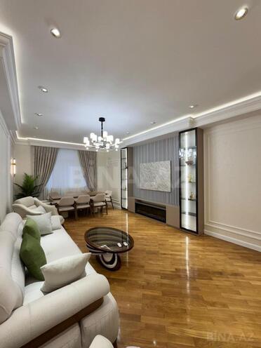Продаётся 4-комн. новостройка 172 м², м. Низами, photo 1 from 19
