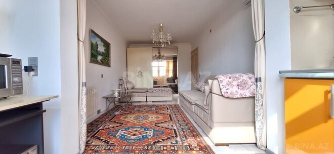 Продается 2-комн. вторичка 37 м², м. Нефтчиляр, photo 3 from 10