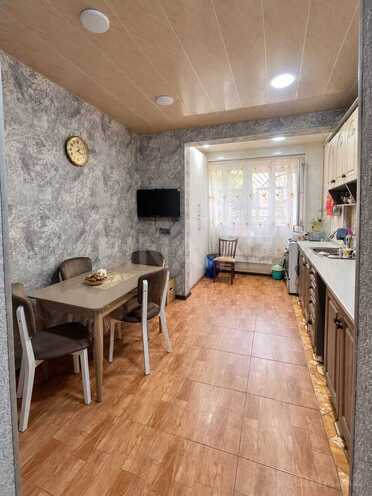 Продается 3-комн. вторичка 75 м², Ясамальский р., photo 9 from 13