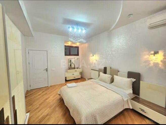 Сдаётся 3-комн. новостройка 80 м², м. 8 ноября, photo 1 from 9