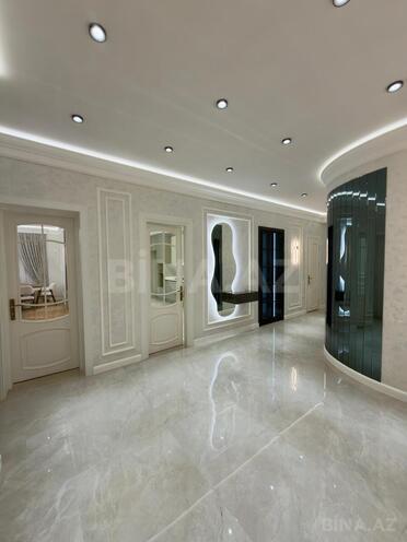 Продаётся 4-комн. новостройка 172 м², м. Низами, photo 1 from 19