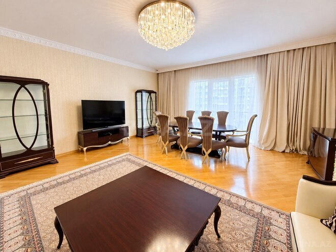 İcarəyə verilir 3 otaqlı yeni tikili 160 m², 28 May m., photo 3 from 17