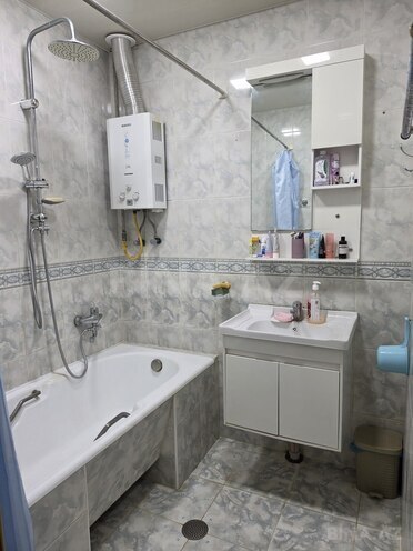 Продается 3-комн. вторичка 74 м², м. Мемар Аджеми, photo 10 from 16