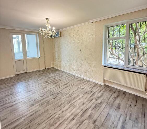 Satılır 3 otaqlı köhnə tikili 70 m², Nəriman Nərimanov m., photo 1 from 15