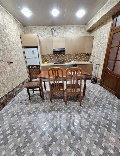 Сдается 2-комн. новостройка 60 м², м. Нефтчиляр, photo 3 from 6