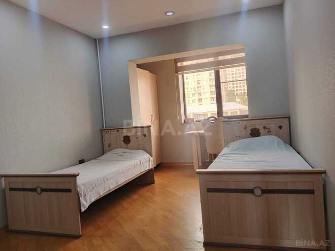 Satılır 3 otaqlı köhnə tikili 92 m², İnşaatçılar m., photo 10 from 31