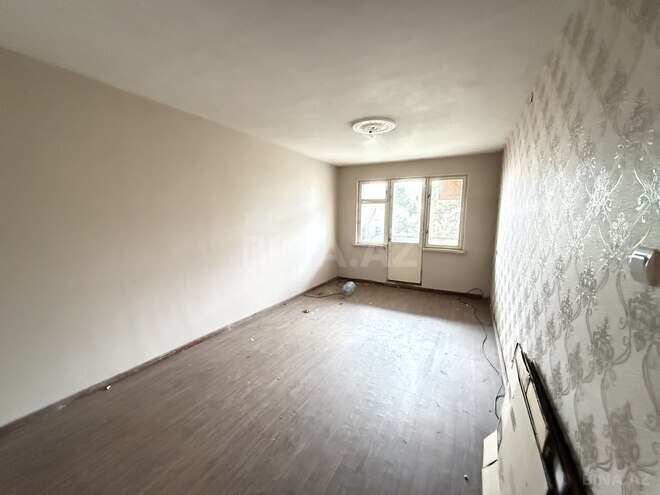 Продается 3-комн. вторичка 75 м², м. Нефтчиляр, photo 1 from 11