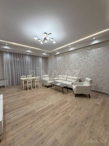Сдаётся 2-комн. новостройка 91 м², м. 28 мая, photo 1 from 18