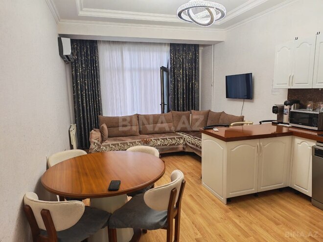 Сдаётся 3-комн. новостройка 110 м², Абшеронcкий  р., photo 1 from 16