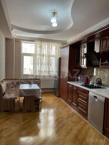 Satılır 3 otaqlı yeni tikili 163 m², 8-ci mikrorayon q., photo 1 from 16