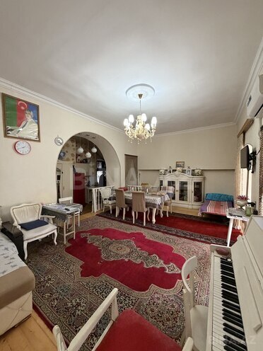 Продаётся 2-комн. вторичка 70 м², м. Ичеришехер, photo 1 from 13