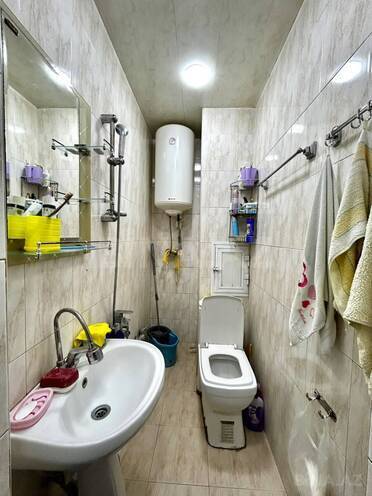 Продаётся 2-комн. вторичка 44 м², м. Иншаатчылар, photo 14 from 15