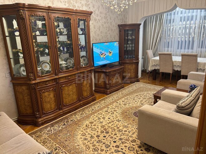 Satılır 4 otaqlı köhnə tikili 110 m², Əhmədli m., photo 1 from 12
