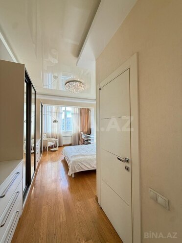 Продаётся 3-комн. новостройка 130 м², м. Элмляр Академиясы, photo 8 from 14