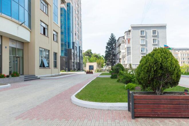Сдаётся 3-комн. новостройка 170 м², м. Низами, photo 1 from 26