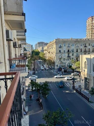 İcarəyə verilir 2 otaqlı köhnə tikili 70 m², 28 May m., photo 18 from 20