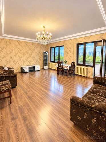 Satılır 5 otaqlı köhnə tikili 120 m², Xalqlar Dostluğu m., photo 1 from 13