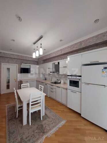 Сдаётся 3-комн. новостройка 140 м², м. Элмляр Академиясы, photo 7 from 10
